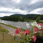 Le Logis Des Autre Chalet *